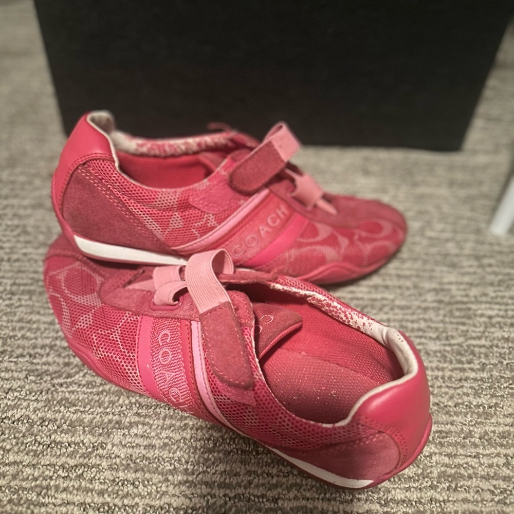 Coach pink sneakers. Comfortable - Picture 5 of 6